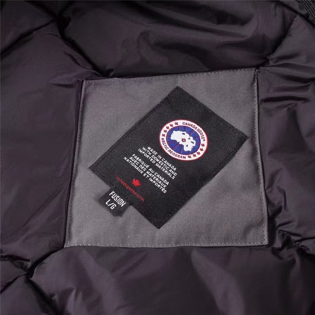 【Canada Goose】カナダグース 男女兼用、ご好評に付き再入荷！