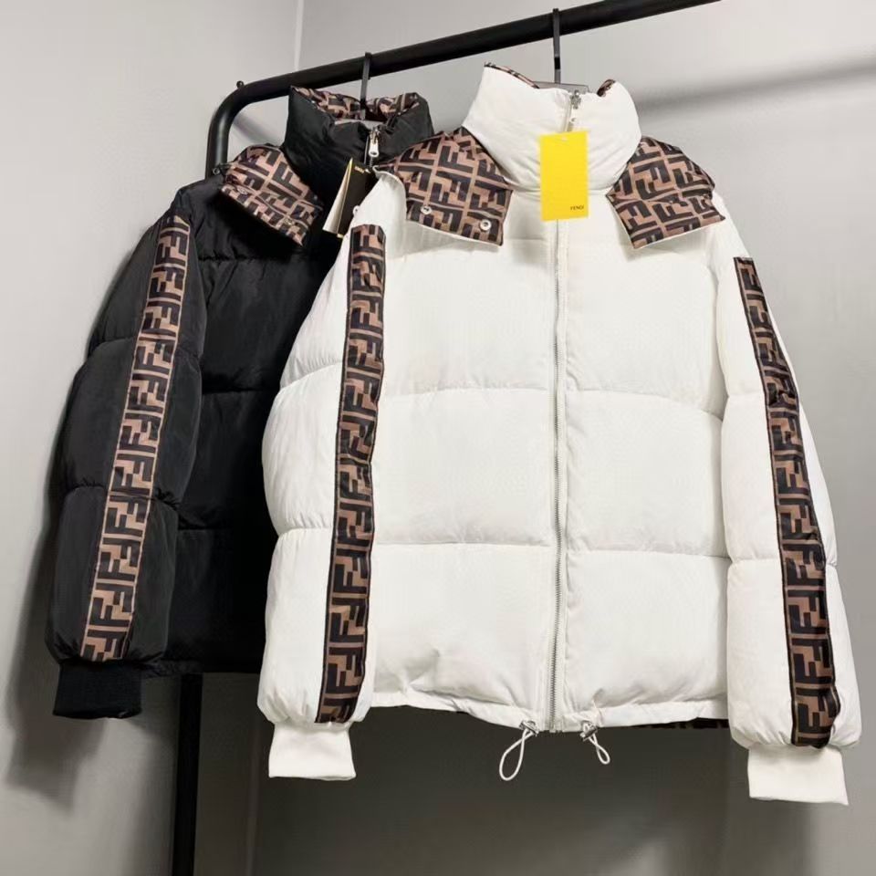 FENDI（フェンディ） ダウンジャケット