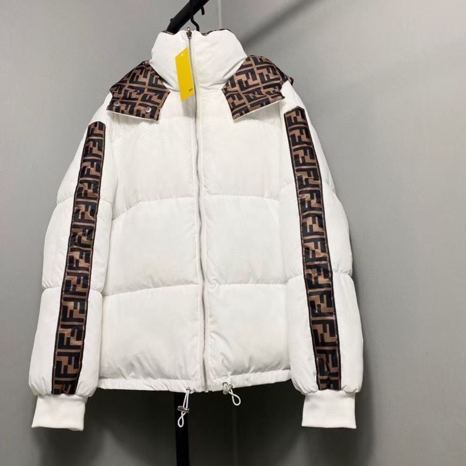 FENDI（フェンディ） ダウンジャケット
