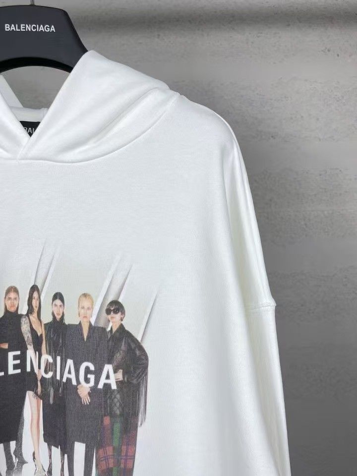 【BALENCIAGA】バレンシアガ パーカー 男女兼用 ご好評に付き再入荷！
