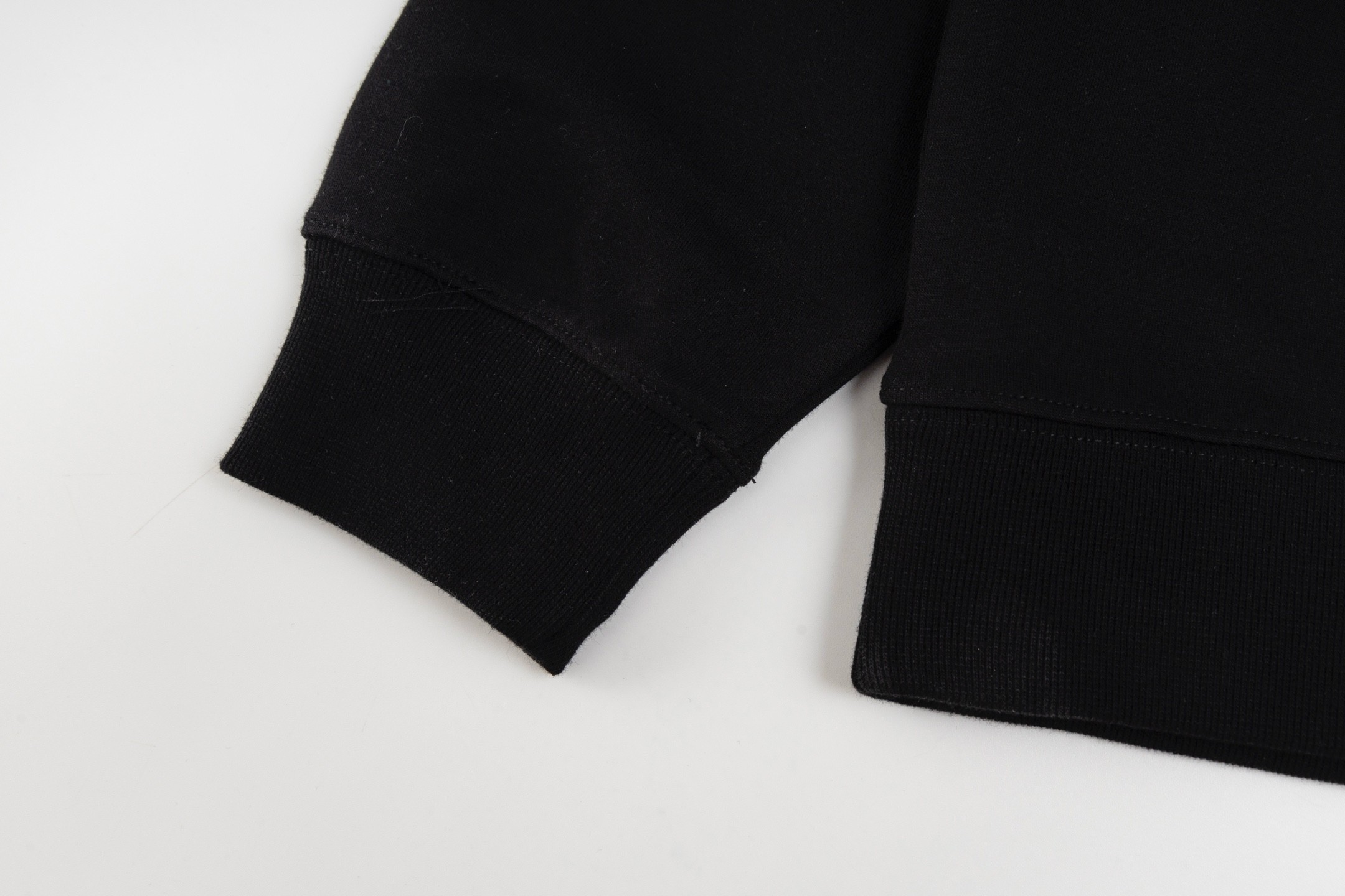 【FENDI旗艦店】フェンディ パーカー 男女兼用 ご好評に付き再入荷！