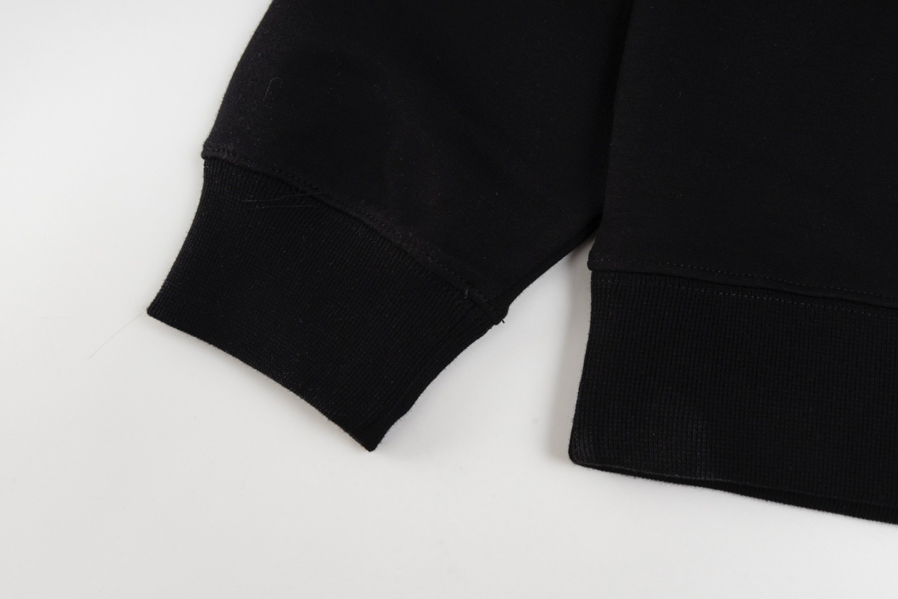 【FENDI旗艦店】フェンディ パーカー 男女兼用 ご好評に付き再入荷！