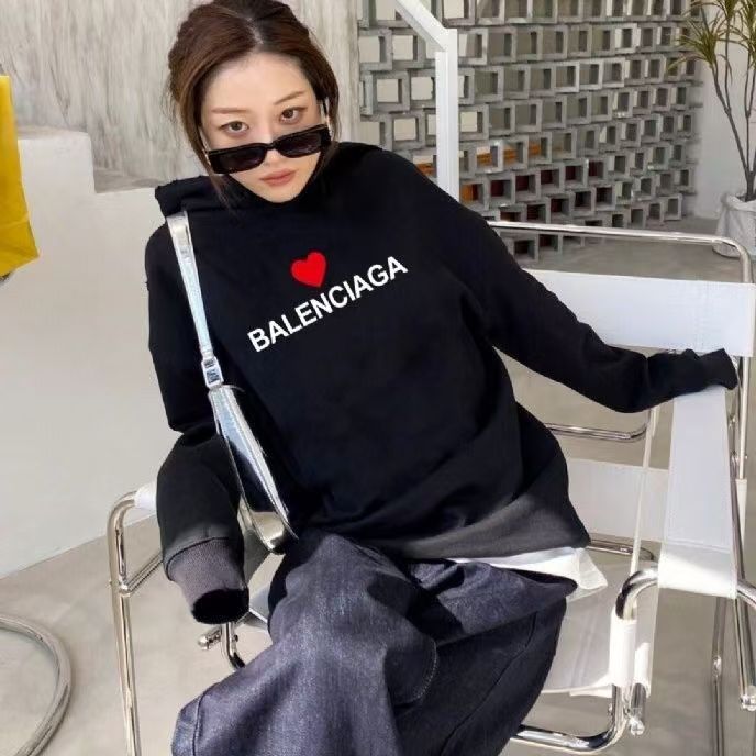 【BALENCIAGA】バレンシアガ パーカー 男女兼用 ご好評に付き再入荷！