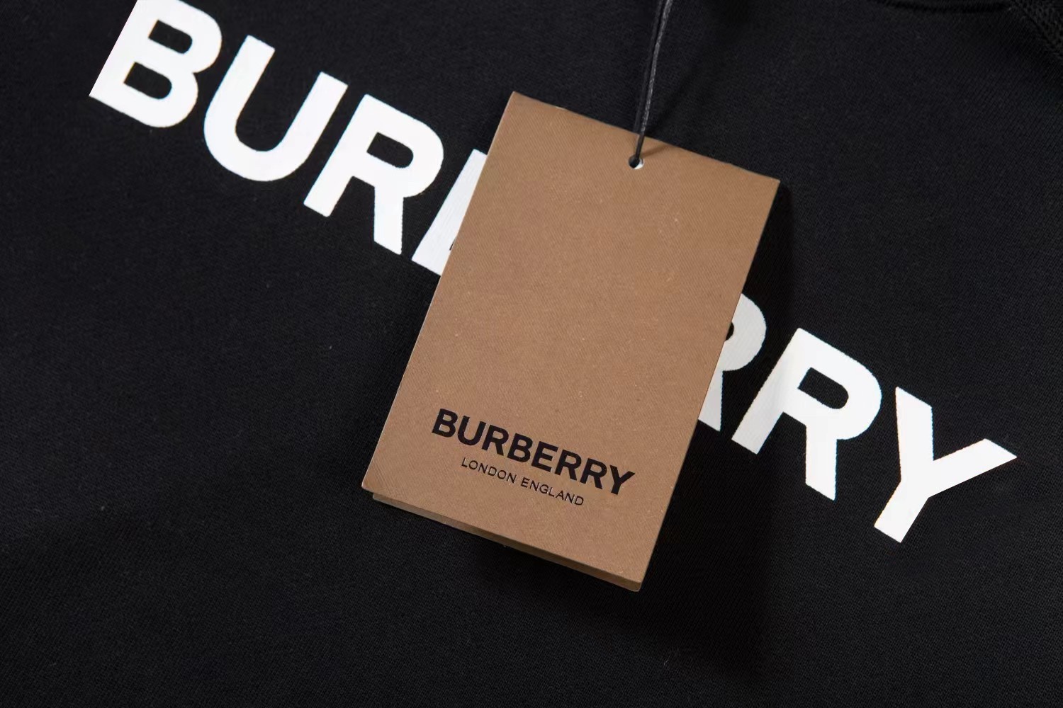 【BURBERRY】（バーバリー）パーカー 男女兼用 ご好評に付き再入荷！
