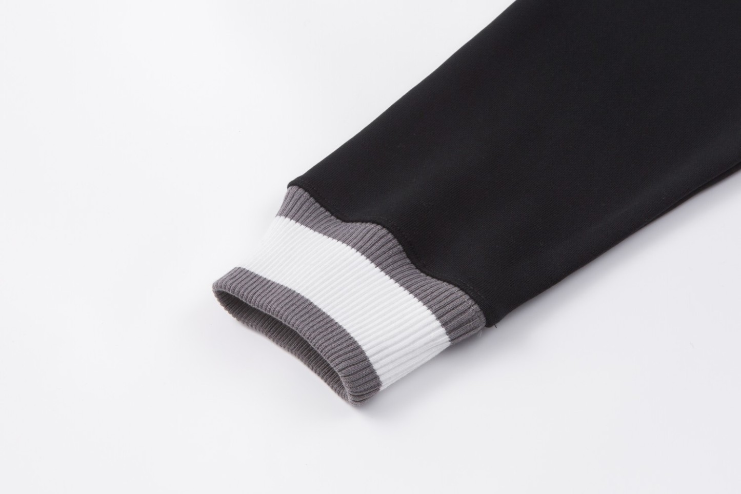 【DIOR】（ディオール ）パーカー 即日出荷 ご好評に付き再入荷！