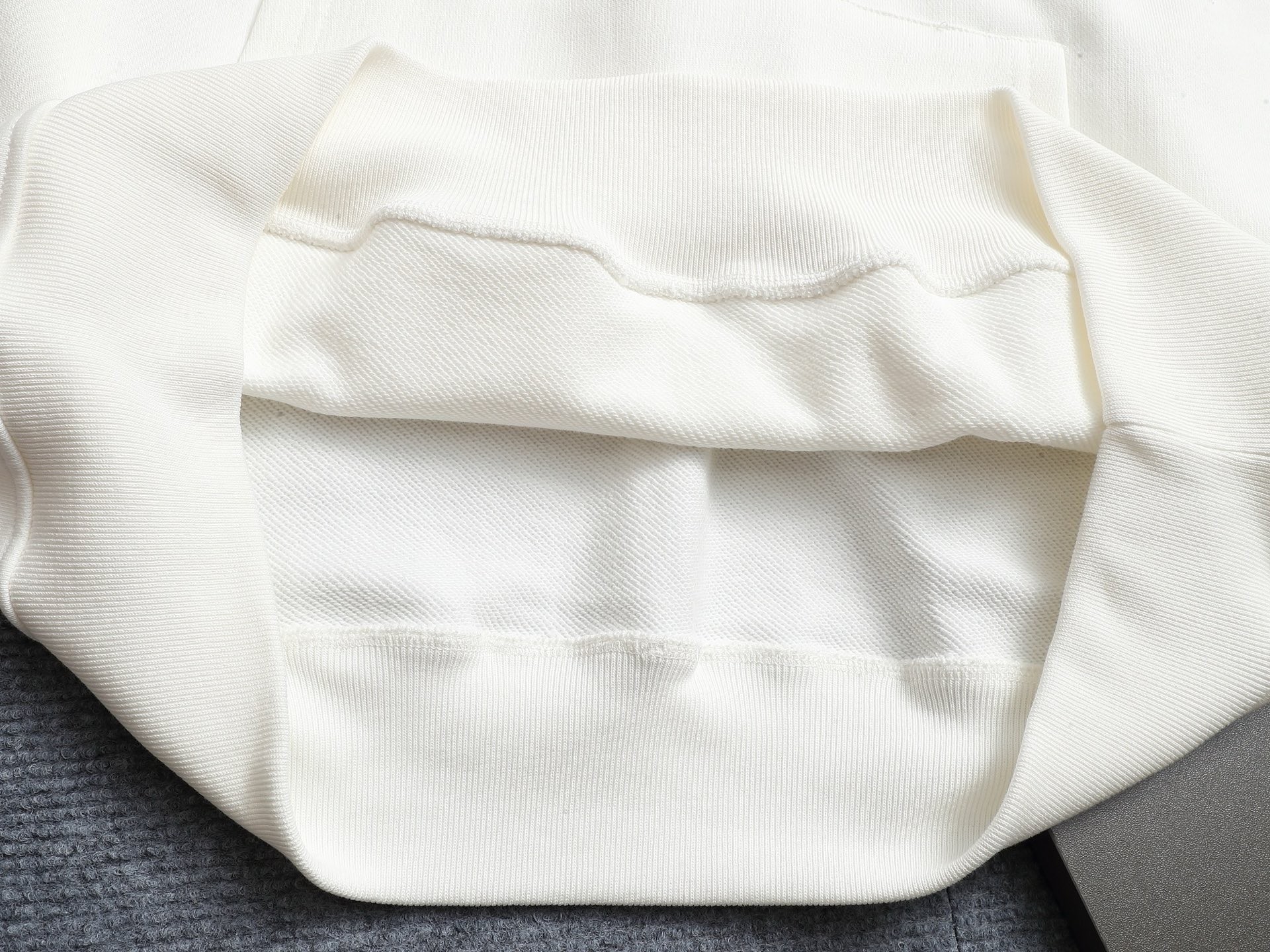 【FENDI旗艦店】フェンディ パーカー 男女兼用 ご好評に付き再入荷！