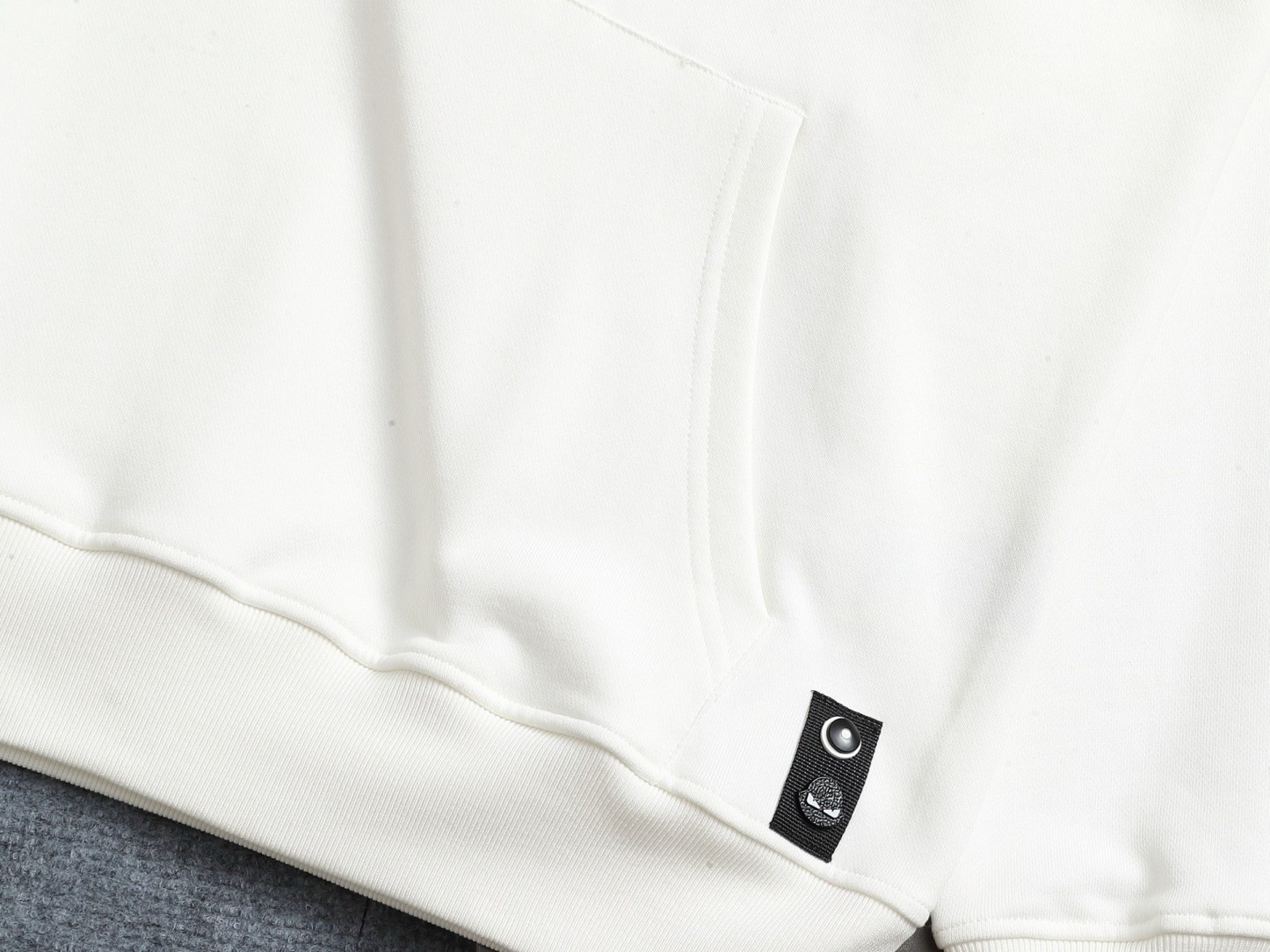 【FENDI旗艦店】フェンディ パーカー 男女兼用 ご好評に付き再入荷！