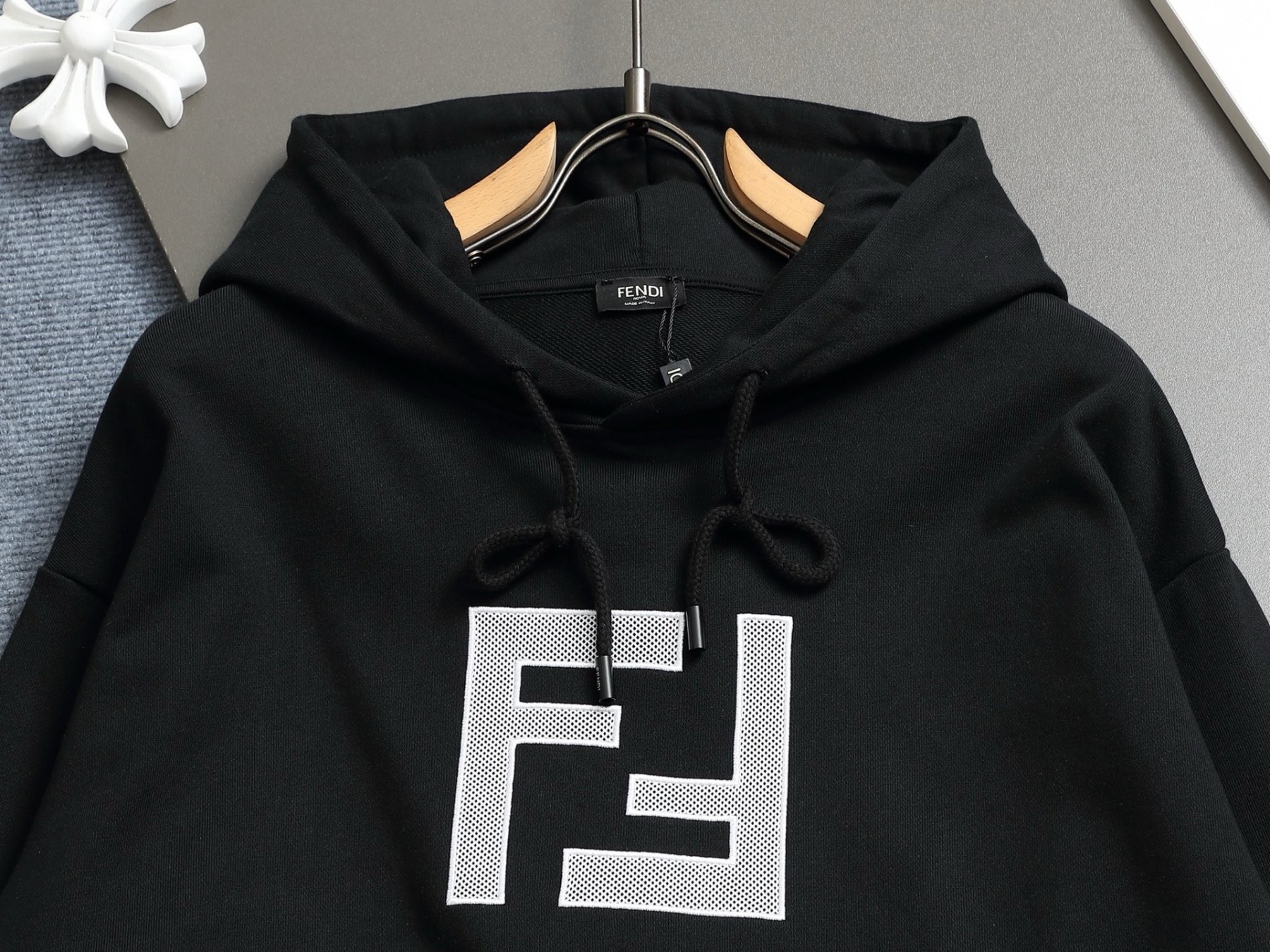 【FENDI旗艦店】フェンディ パーカー 男女兼用 ご好評に付き再入荷！