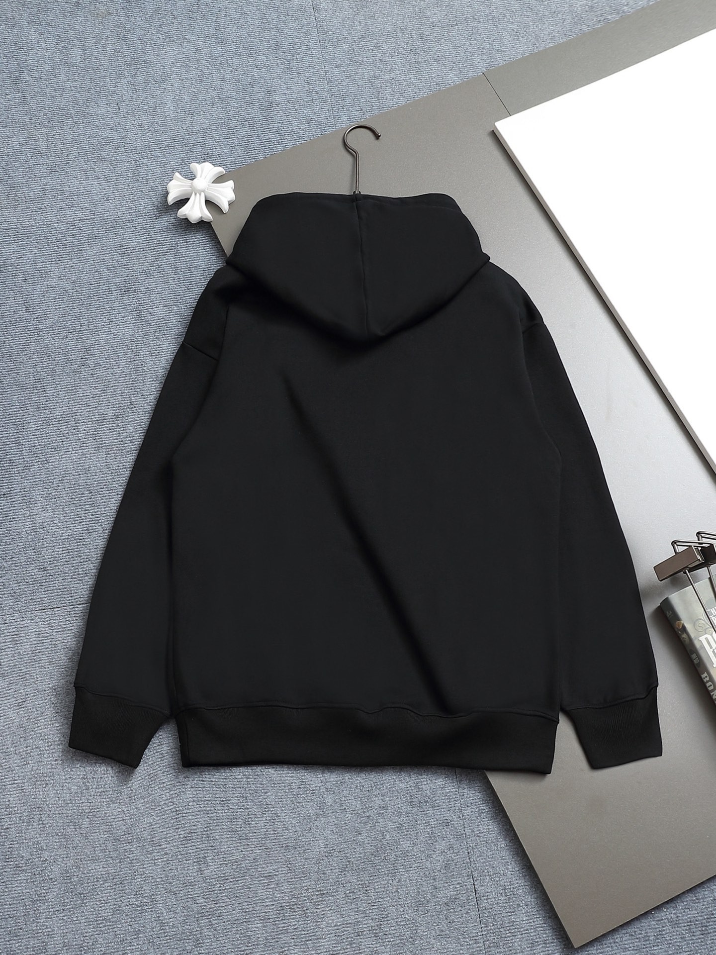 【FENDI旗艦店】フェンディ パーカー 男女兼用 ご好評に付き再入荷！