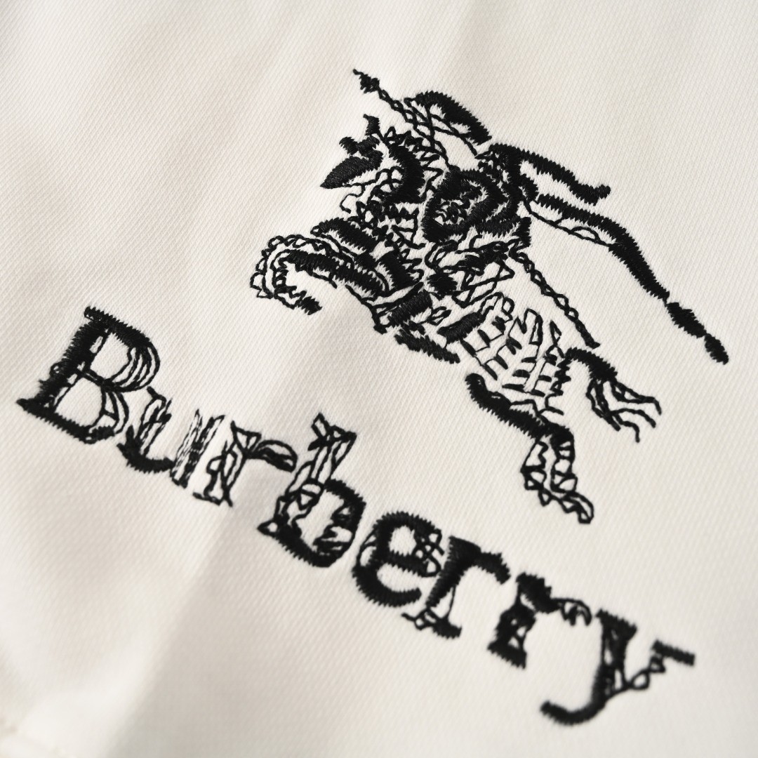 【BURBERRY旗艦店】バーバリー 長袖 ご好評に付き再入荷！