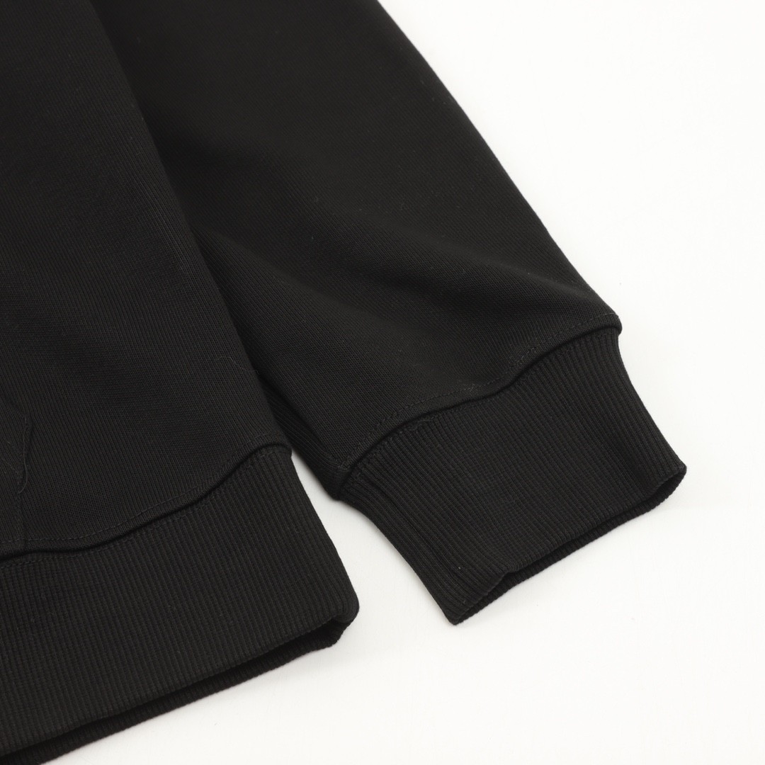 【FENDI旗艦店】フェンディ パーカー 男女兼用 ご好評に付き再入荷！