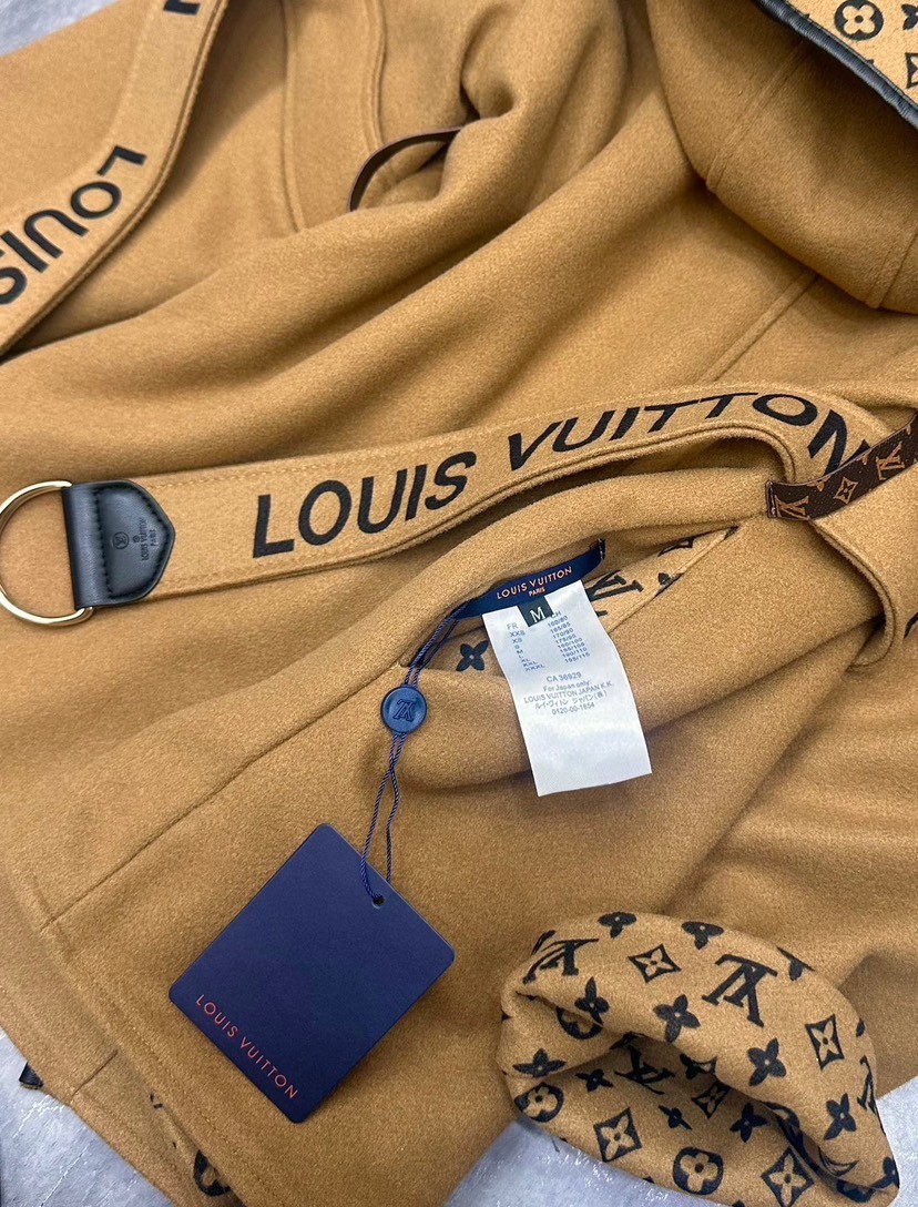 【LOUIS VUITTON旗艦店】ルイヴィトン ミドル丈のコート ご好評に付き再入荷！