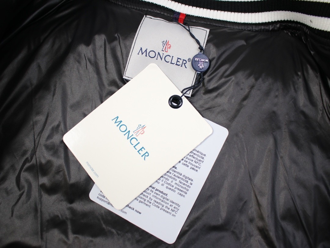 【MONCLER 公式旗艦店】モンクレール ダウンジャケット ご好評に付き再入荷！