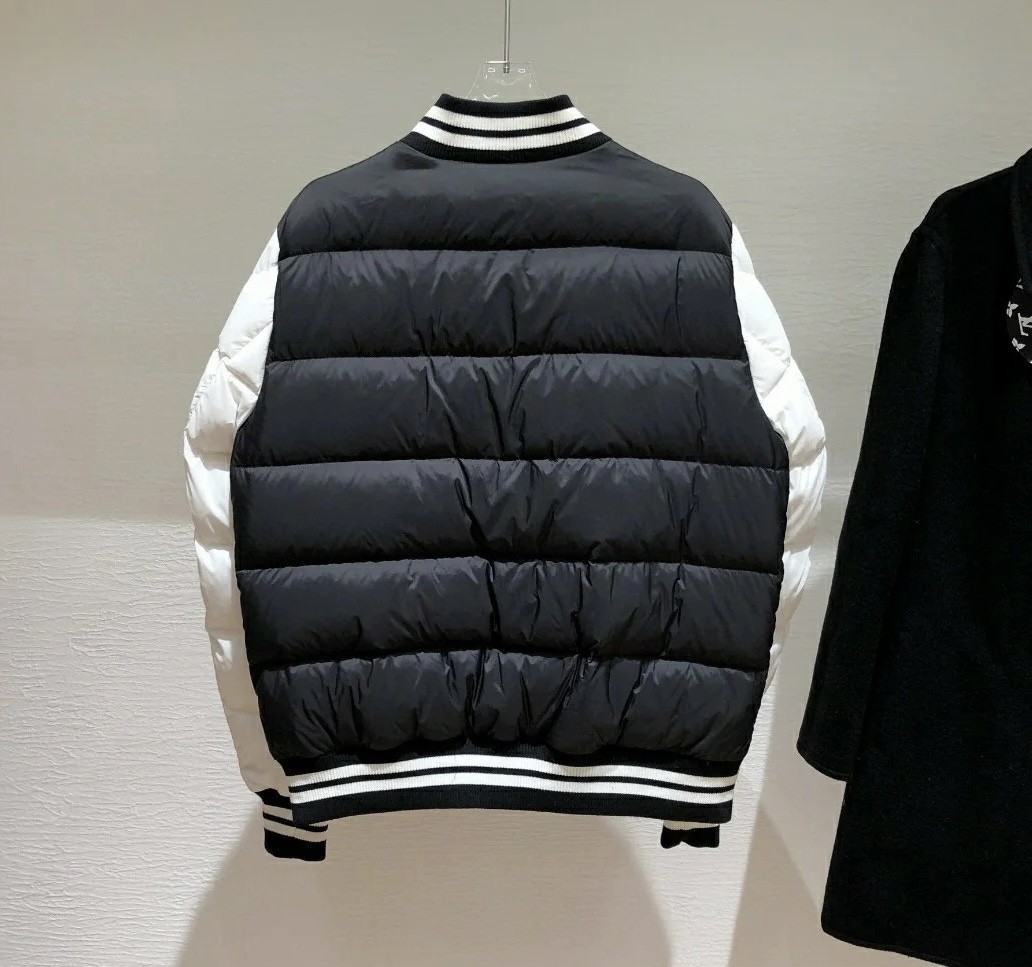 【MONCLER 公式旗艦店】モンクレール ダウンジャケット ご好評に付き再入荷！