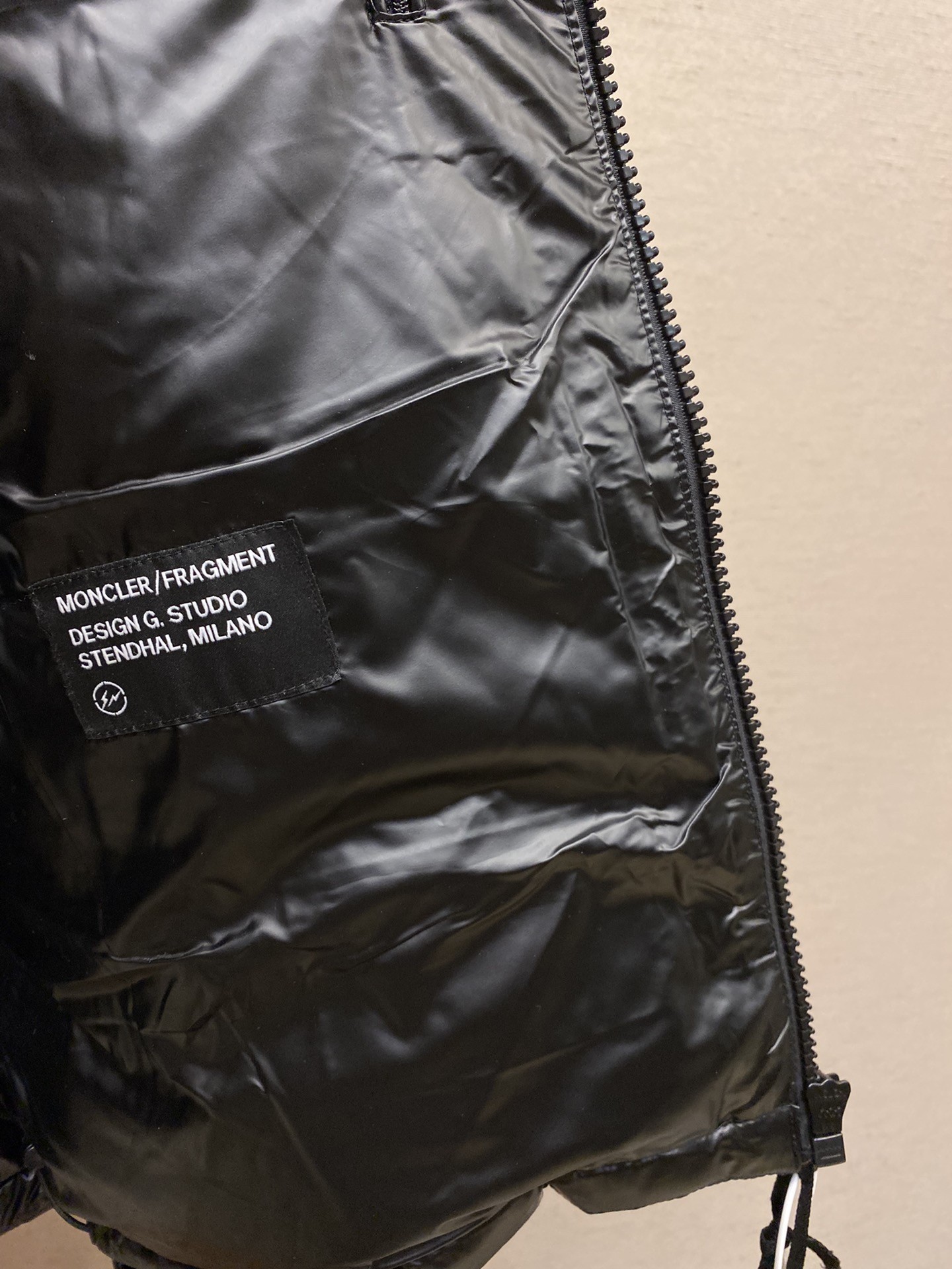 【MONCLER 公式旗艦店】モンクレール ダウンジャケット ご好評に付き再入荷！