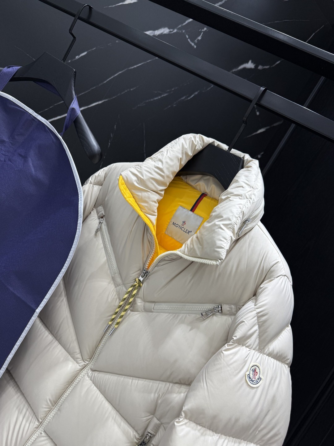 【MONCLER公式 旗艦店】モンクレール ダウンジャケット、ご好評に付き再入荷！