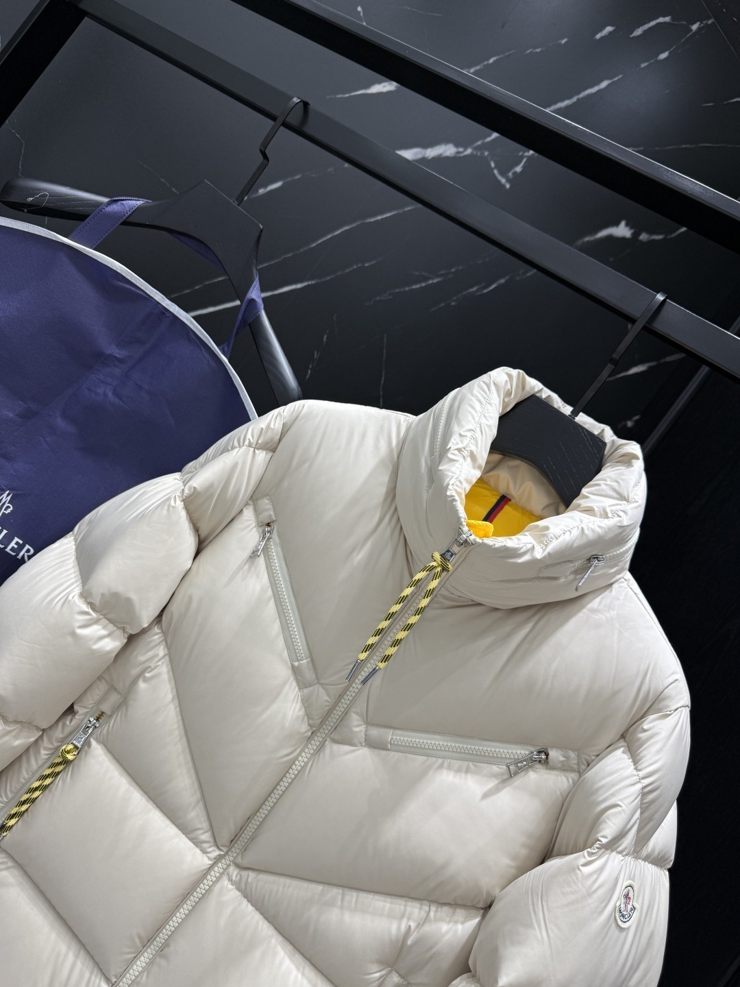 【MONCLER公式 旗艦店】モンクレール ダウンジャケット、ご好評に付き再入荷！