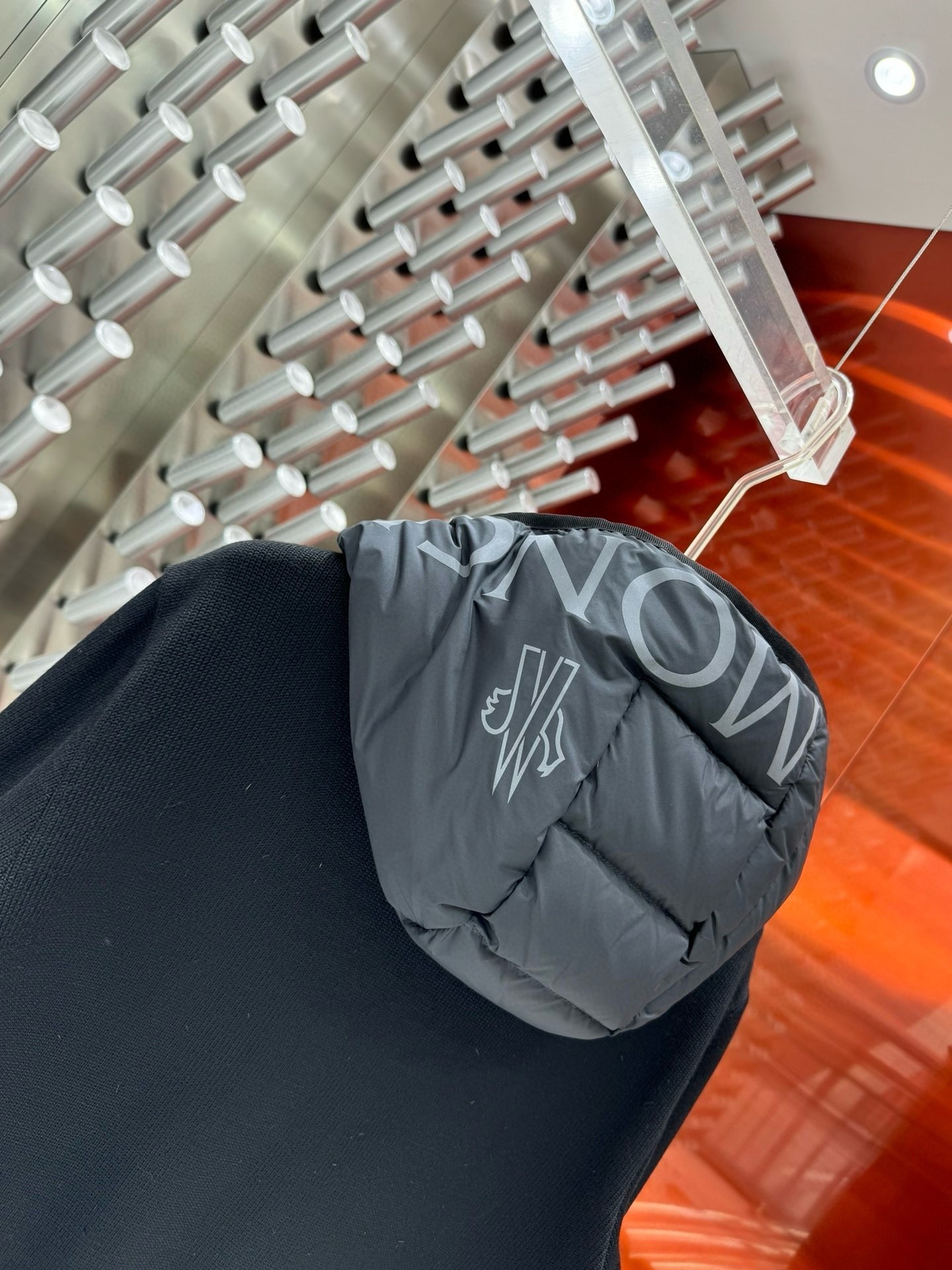 【MONCLER公式 旗艦店】モンクレール ダウンジャケット、ご好評に付き再入荷！