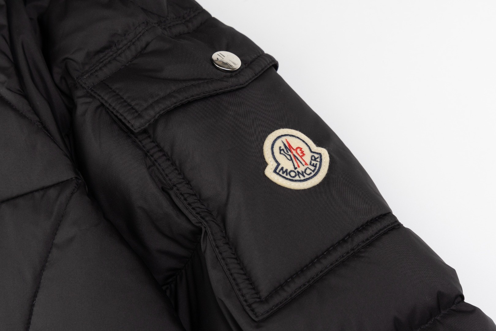 【MONCLER公式 旗艦店】モンクレール ダウンジャケット、ご好評に付き再入荷！