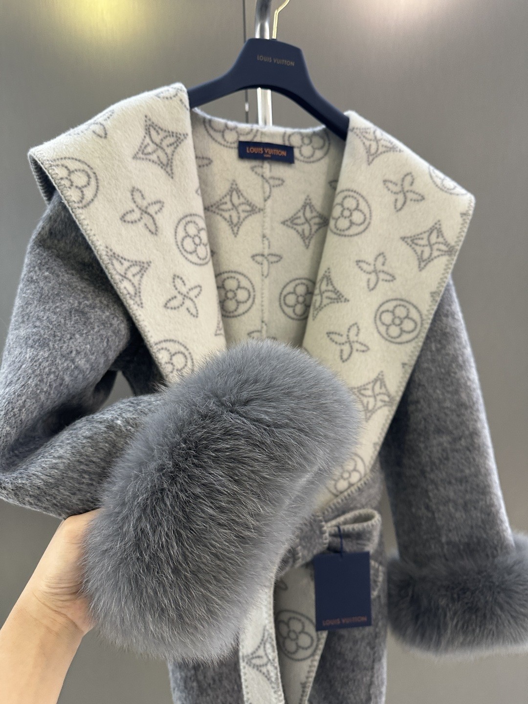 【LOUIS VUITTON旗艦店】ルイヴィトン オーバーコート ご好評に付き再入荷！