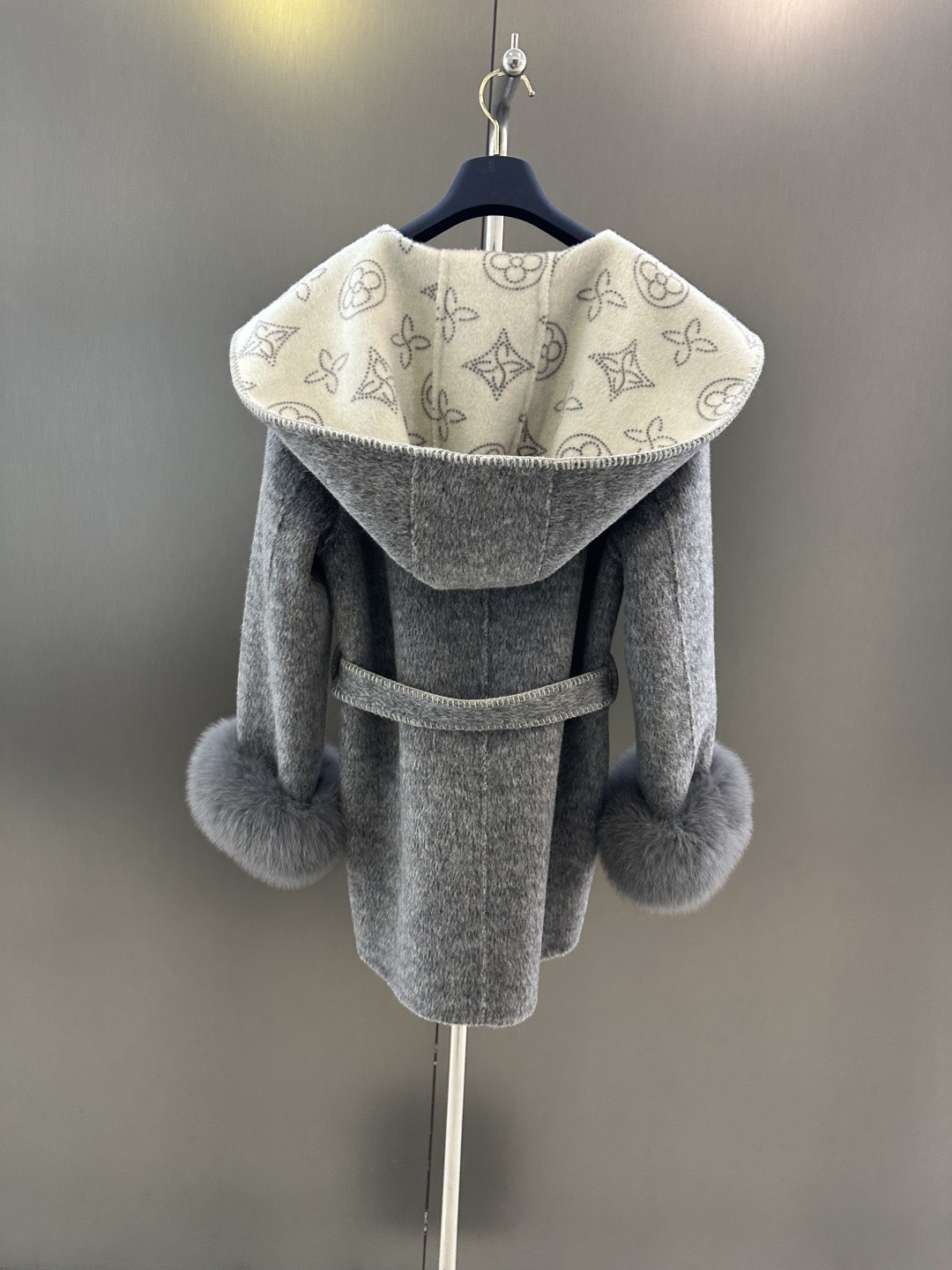 【LOUIS VUITTON旗艦店】ルイヴィトン オーバーコート ご好評に付き再入荷！