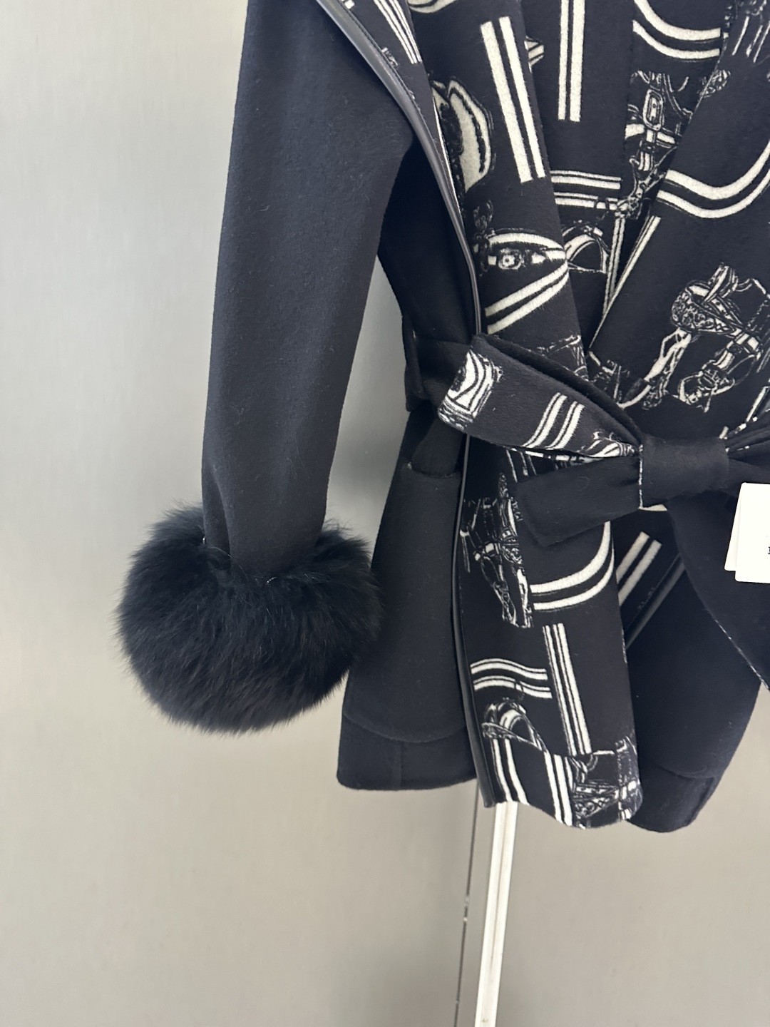 【HERMES旗艦店】エルメス オーバーコート ご好評に付き再入荷！