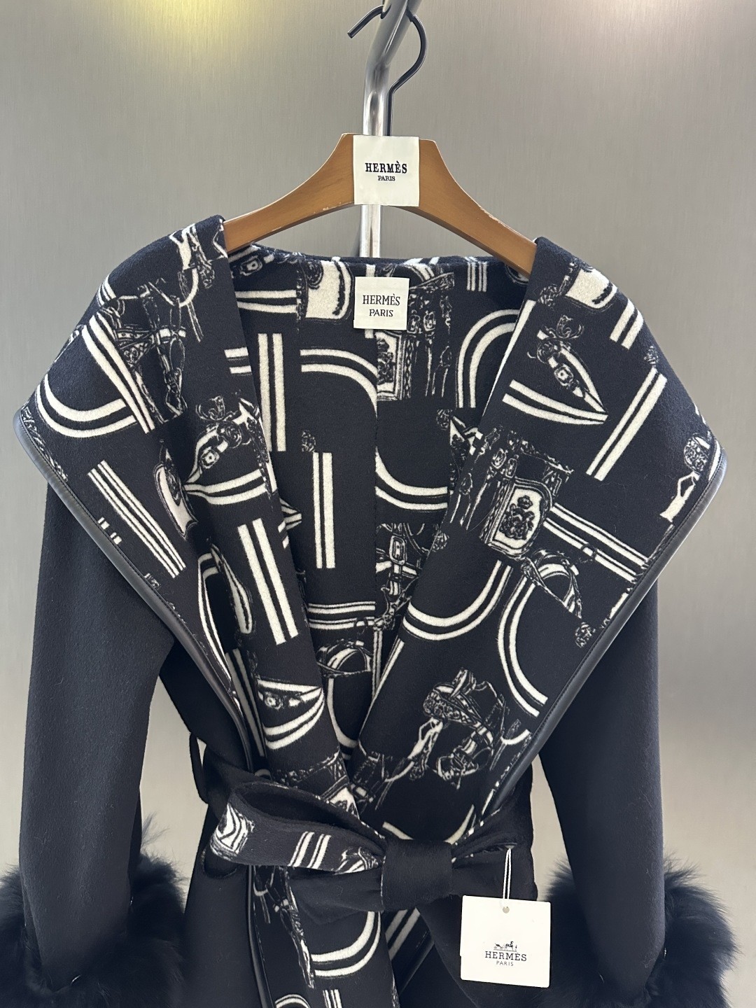 【HERMES旗艦店】エルメス オーバーコート ご好評に付き再入荷！