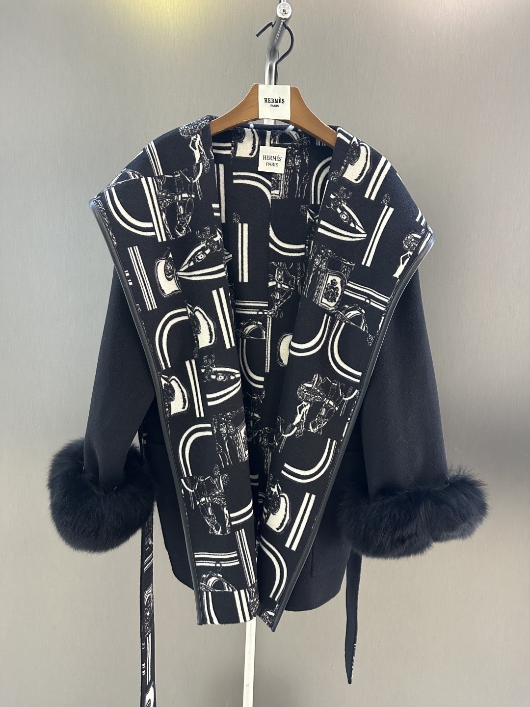 【HERMES旗艦店】エルメス オーバーコート ご好評に付き再入荷！