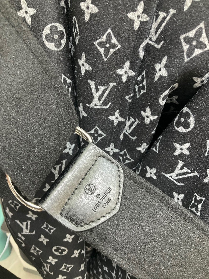 【LOUIS VUITTON旗艦店】ルイヴィトン オーバーコート ご好評に付き再入荷！