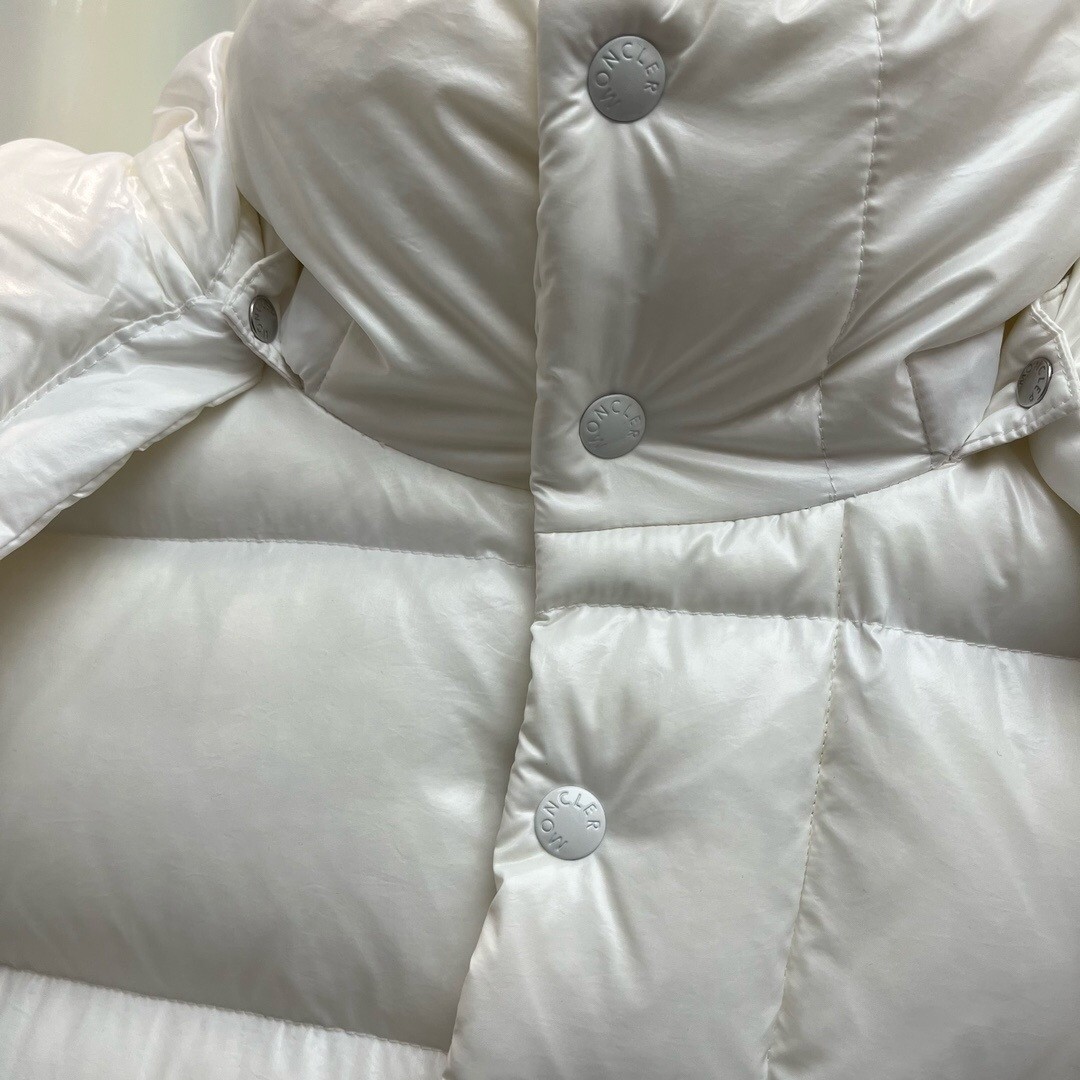 【MONCLER旗艦店】（モンクレール） ダウンジャケット ご好評に付き再入荷！