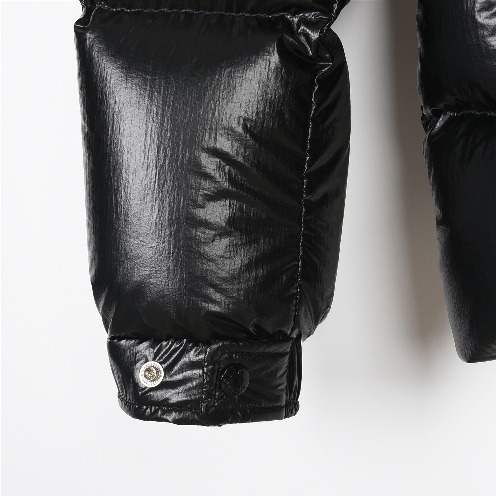 【MONCLER旗艦店】（モンクレール） ダウンジャケット ご好評に付き再入荷！