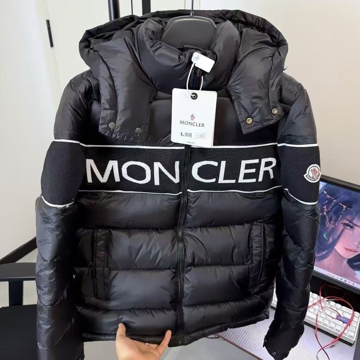 【MONCLER公式 旗艦店】モンクレール ダウンジャケット、ご好評に付き再入荷！