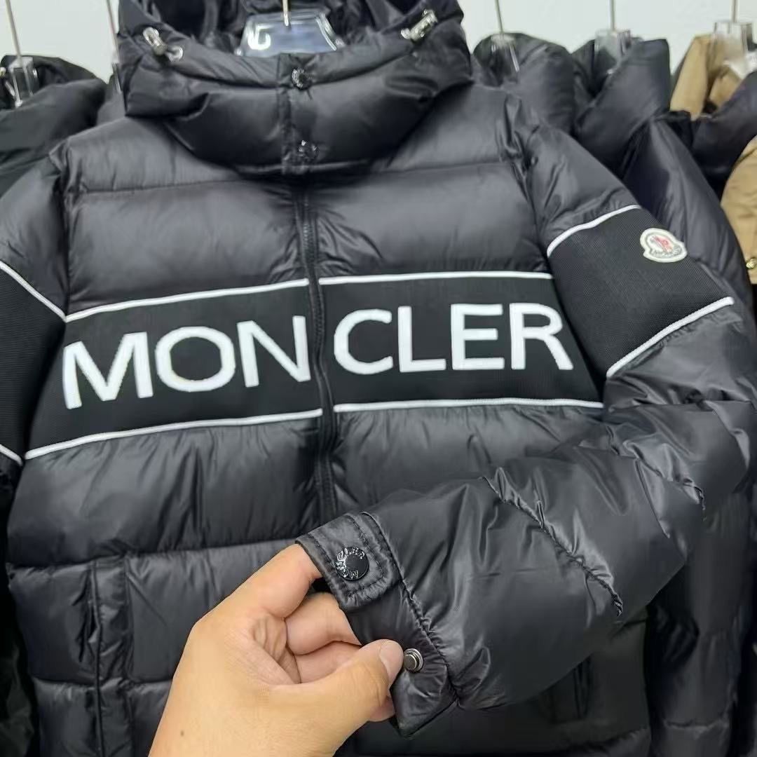 【MONCLER公式 旗艦店】モンクレール ダウンジャケット、ご好評に付き再入荷！