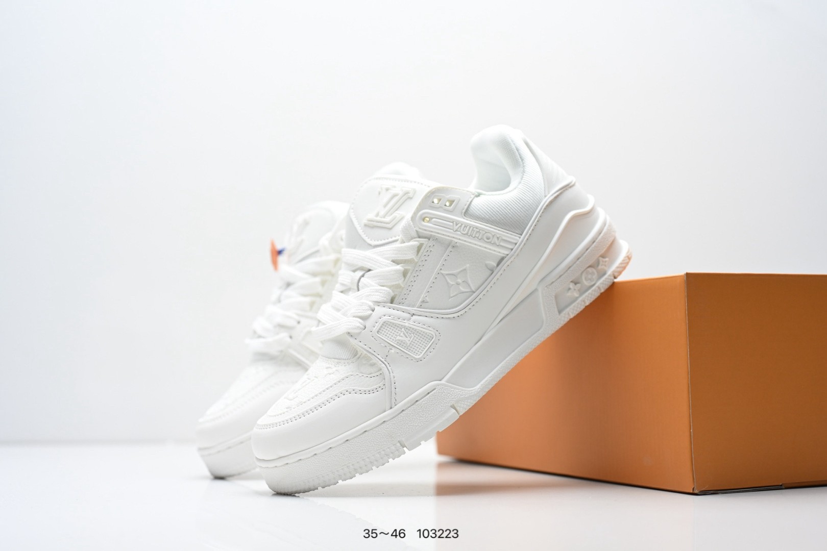 LOUIS VUITTON ルイヴィトン LV TRAINER スニーカー