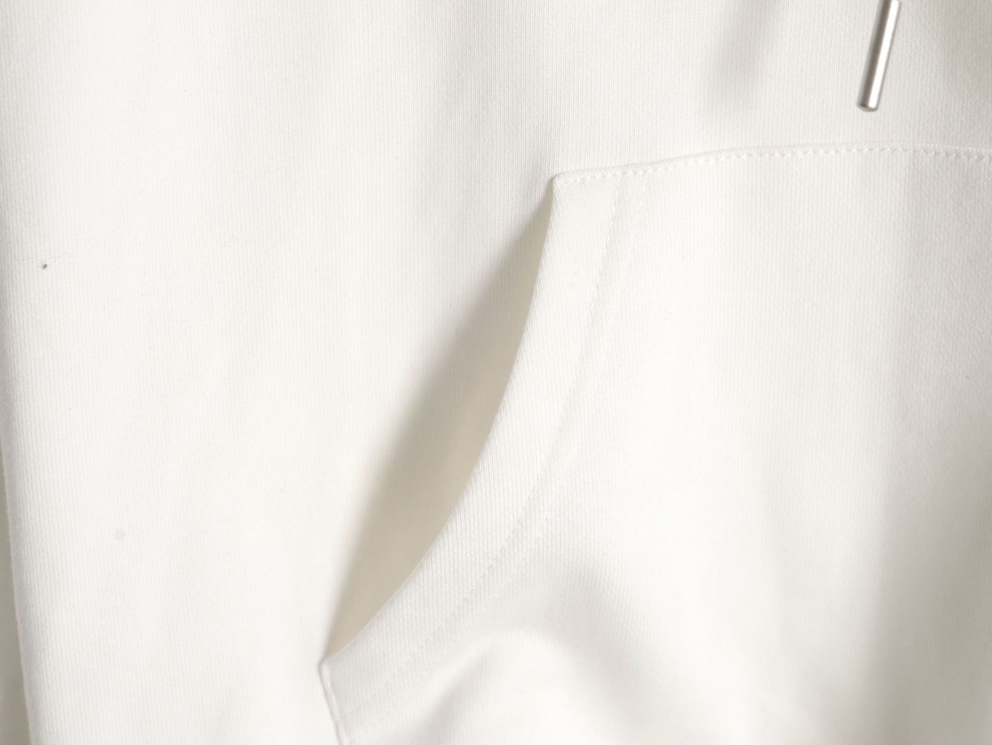 【 LOEWE旗艦店】ご好評に付き再入荷！！