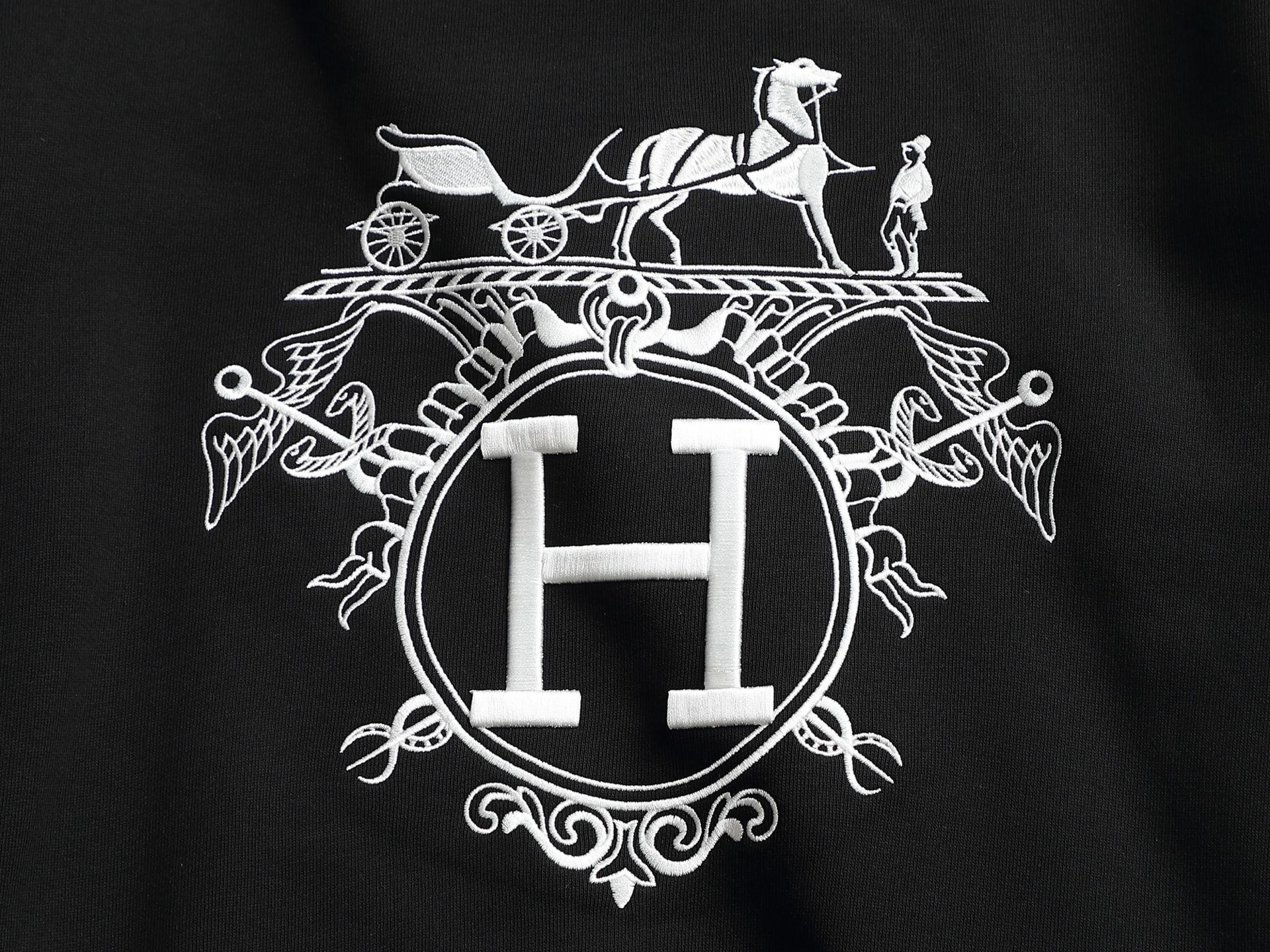 【HERMES】刺繍長袖 T シャツ