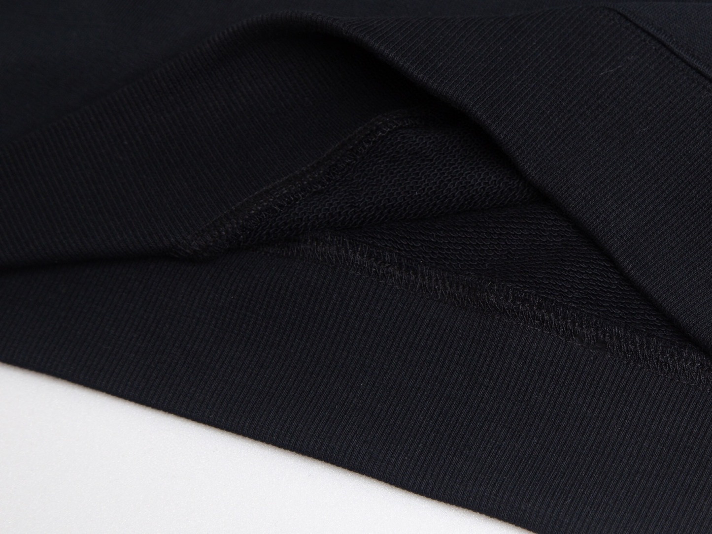 【BURBERRY】刺繍長袖 T シャツ
