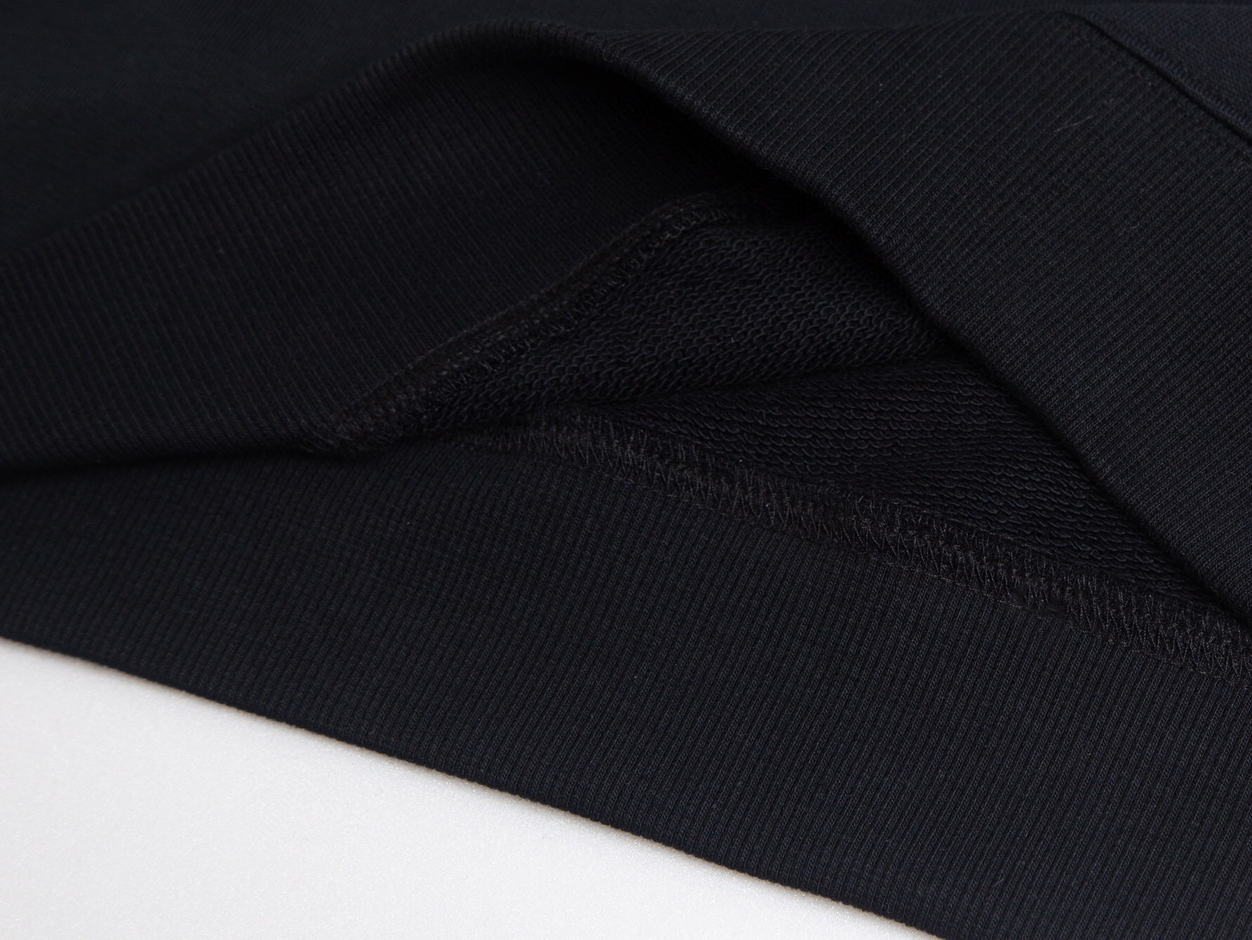 【BURBERRY】刺繍長袖 T シャツ