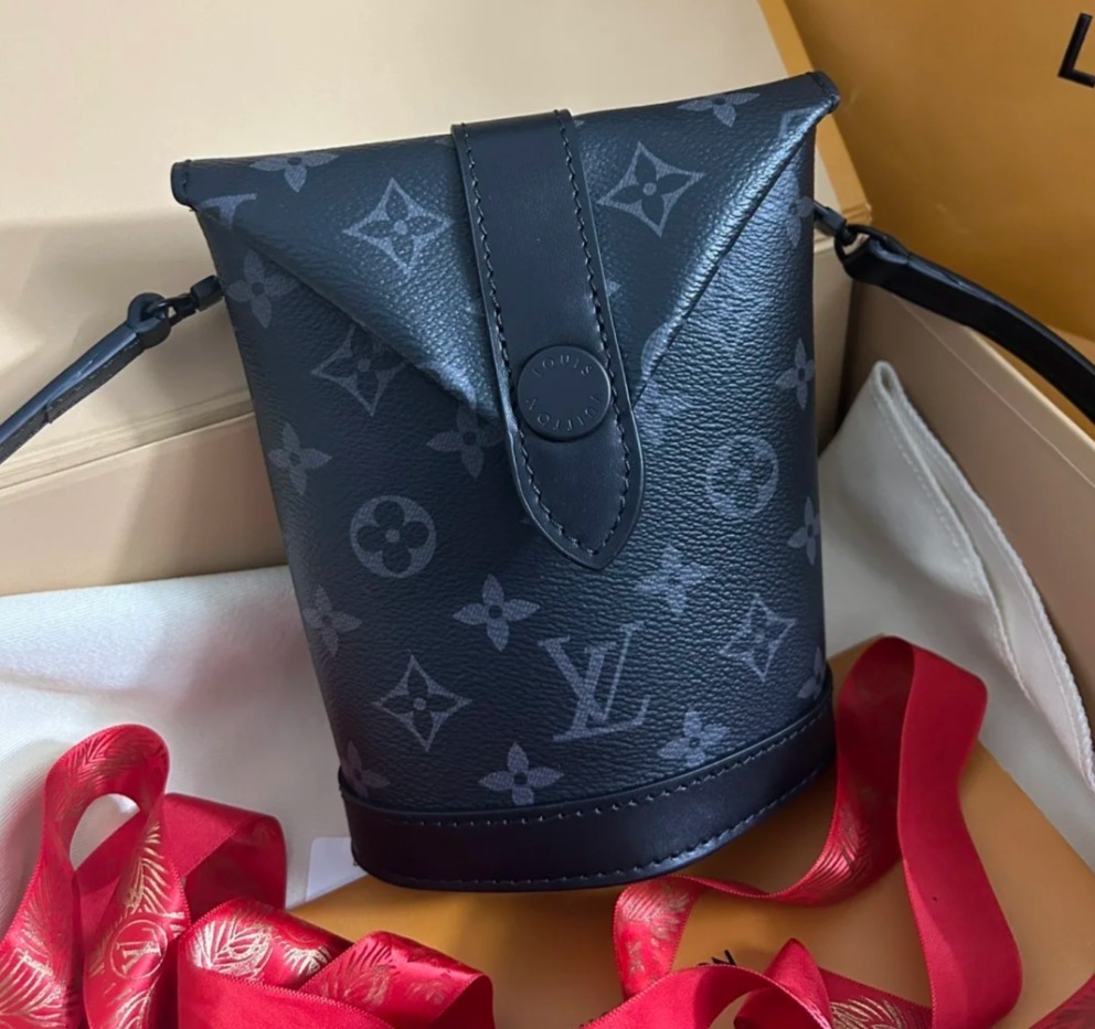 【多用途】Louis Vuitton エンベロップ・ポーチ