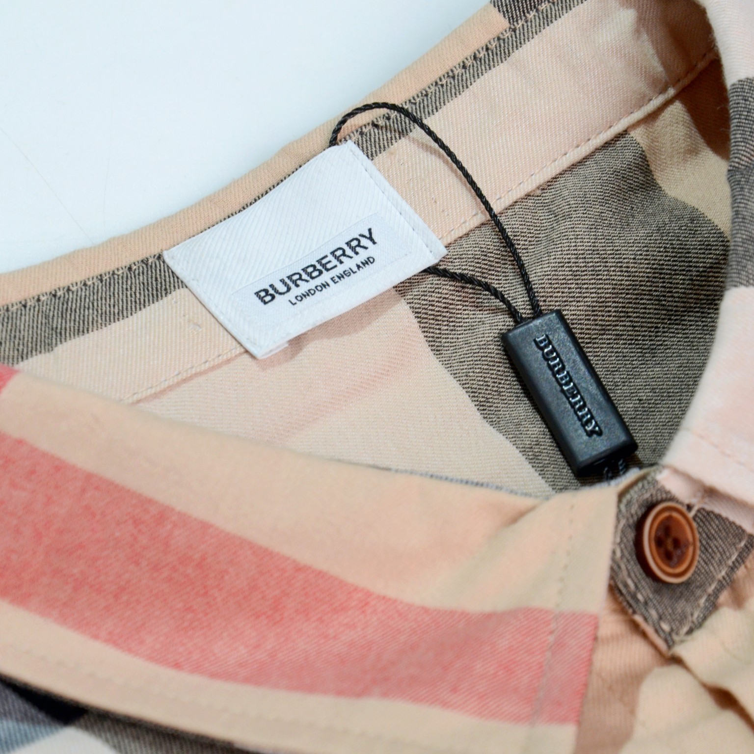 【 Burberry 旗艦店】ご好評に付き再入荷！！