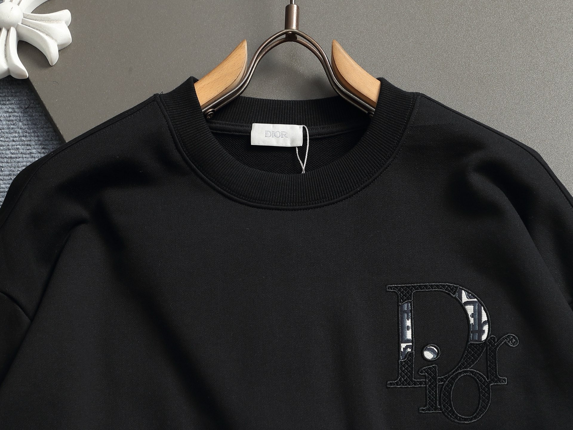 【DIOR】刺繍長袖 T シャツ