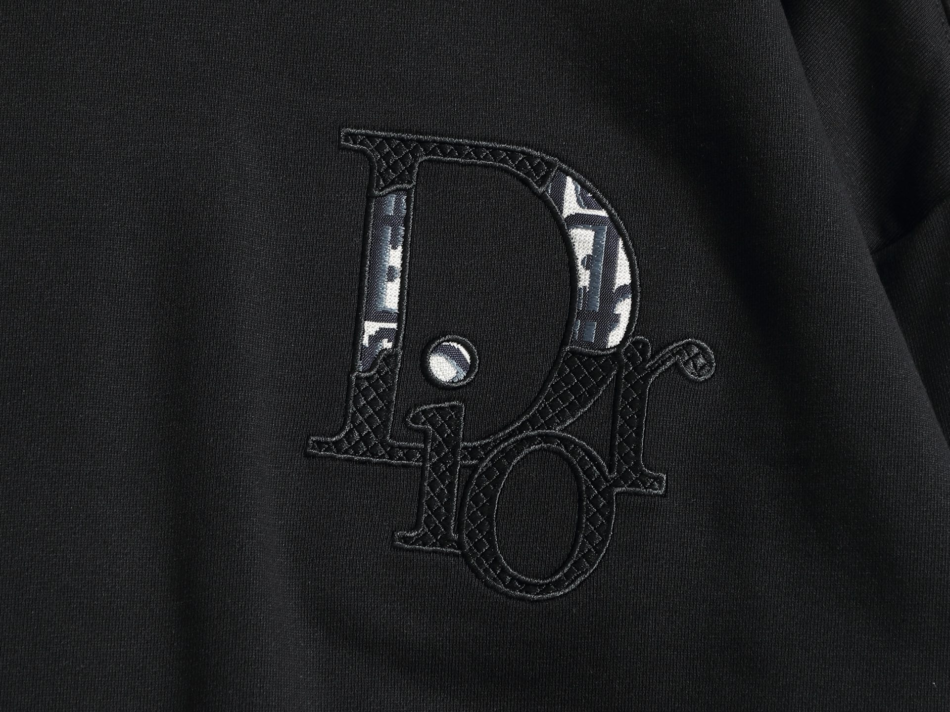 【DIOR】刺繍長袖 T シャツ
