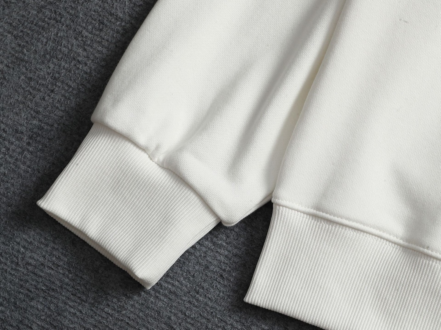 【LOEWE】刺繍長袖 T シャツ