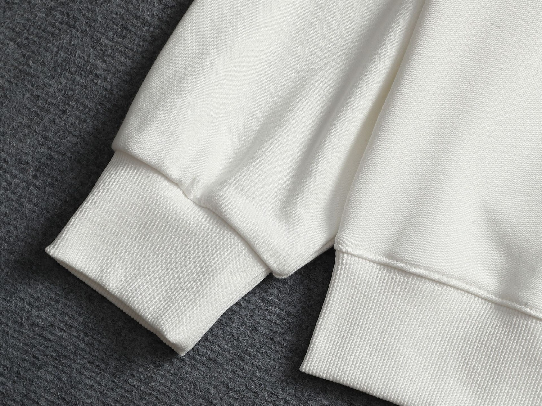 【LOEWE】刺繍長袖 T シャツ