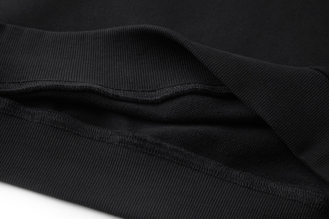 【PRADA】長袖 T シャツ