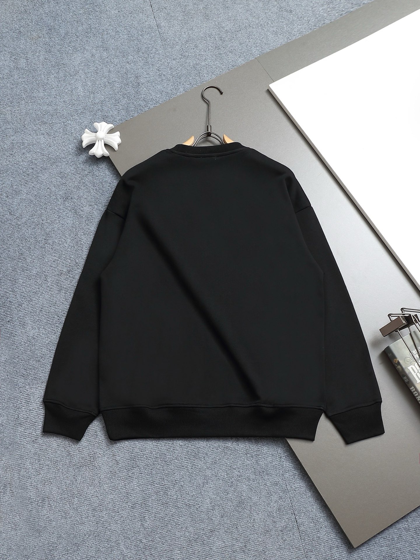 【BURBERRY】刺繍長袖 T シャツ