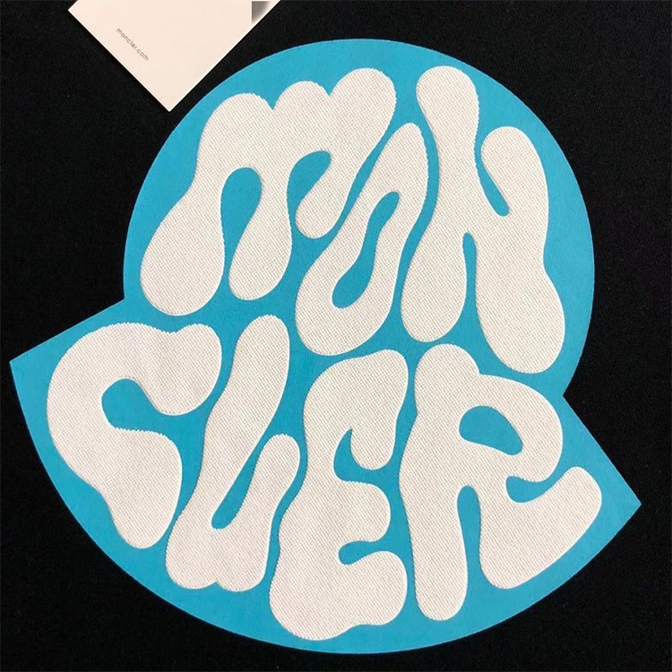 【MONCLER旗艦店】（モンクレール）長袖 ご好評に付き再入荷！