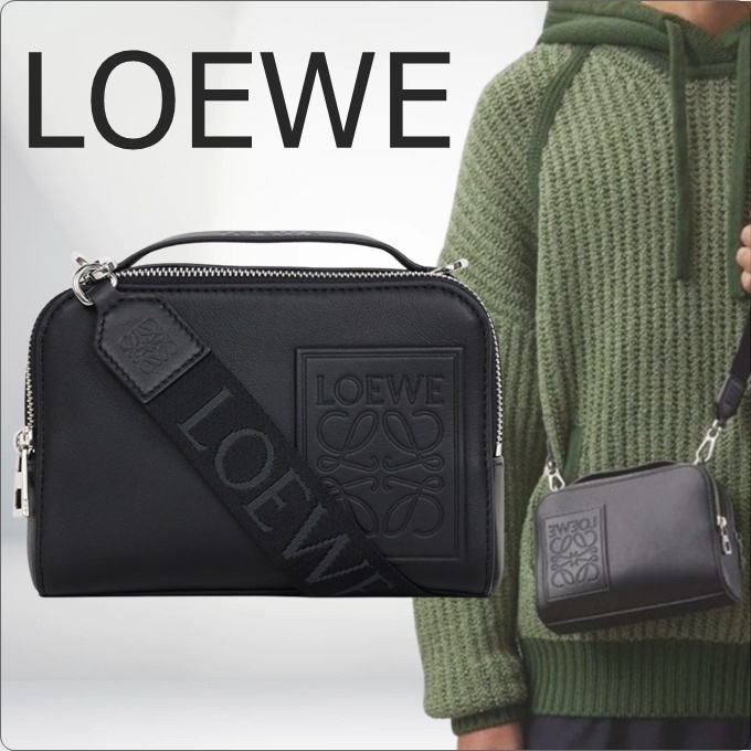 人気 LOEWE カメラ クロスボディバッグ ミニ（サテンカーフ）