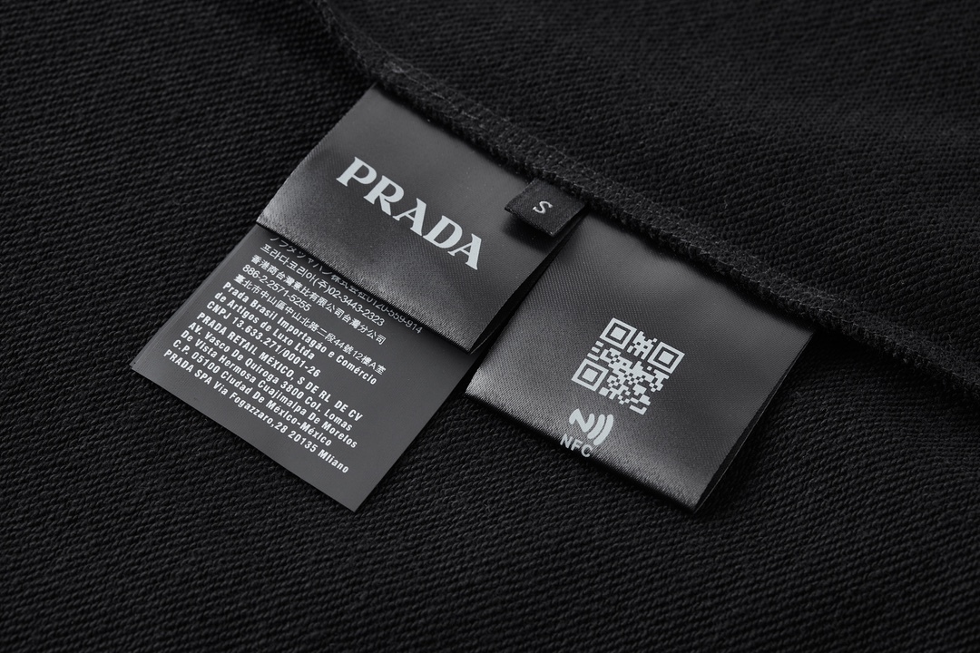 【PRADA】長袖 T シャツ