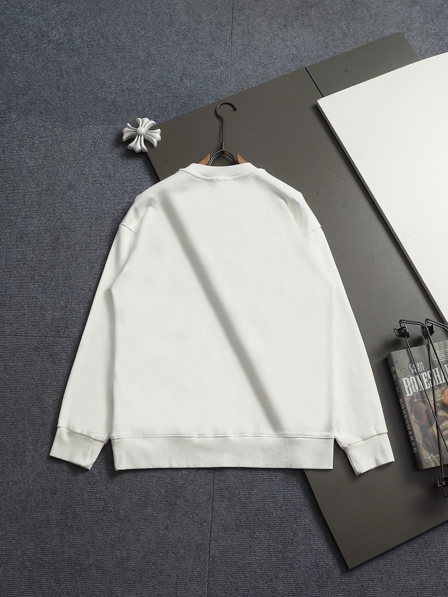 【LOEWE】刺繍長袖 T シャツ